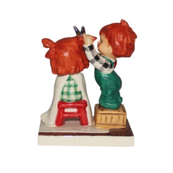 Goebel Hummel RedHead Sheer Nonsense Cutting Hair Vintage 1957 - Picture 3 of 5